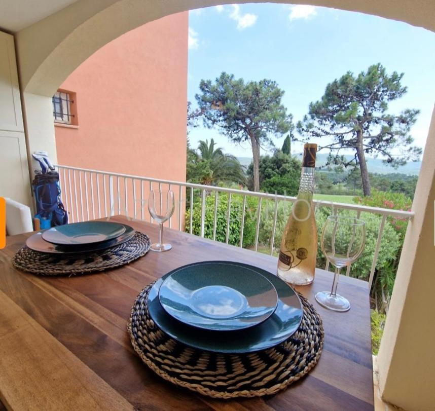 רוקברון-סור-ארז'נס Studio Apartment - Domaine Du Golf Resort מראה חיצוני תמונה